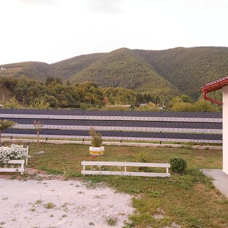 Apartman Visoko-Oaza Mira Εξωτερικό φωτογραφία