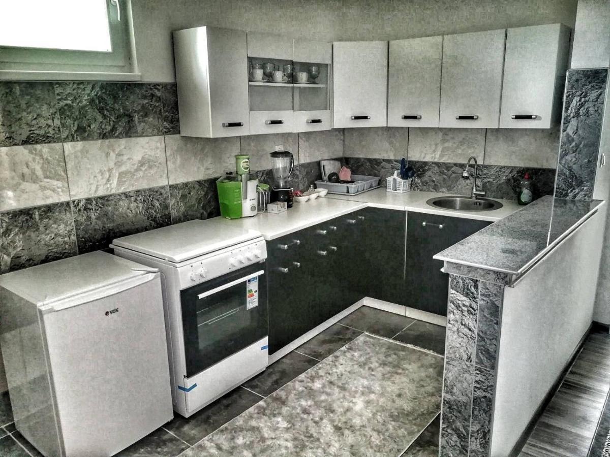 Apartman Visoko-Oaza Mira Εξωτερικό φωτογραφία